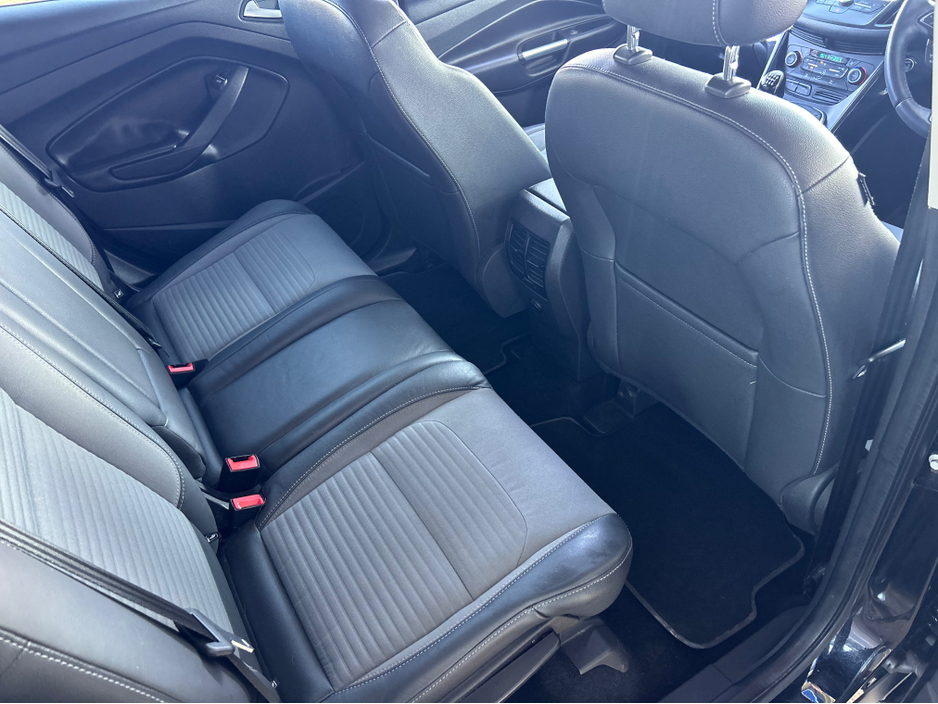 2017 Ford Kuga - image 7