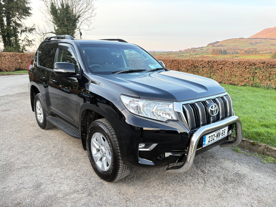 2023 Toyota Landcruiser - image 2