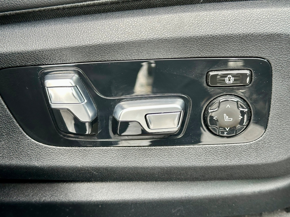 2021 BMW X5 - image 21