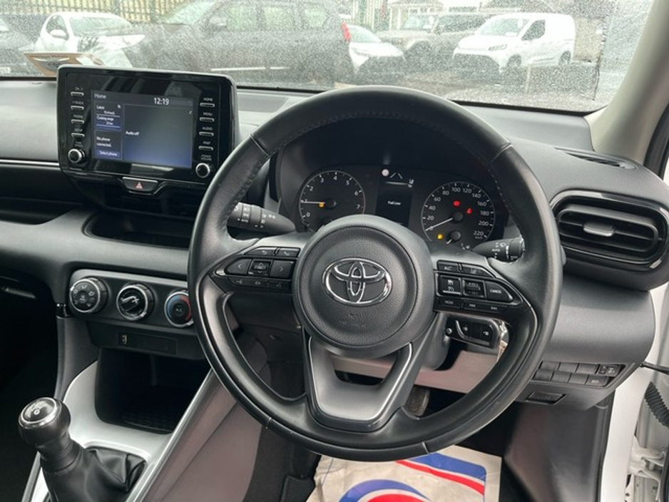 2022 Toyota Yaris FRESH SELECTION OF TRADE-INS YARIS 1.0 LUNA 4DR