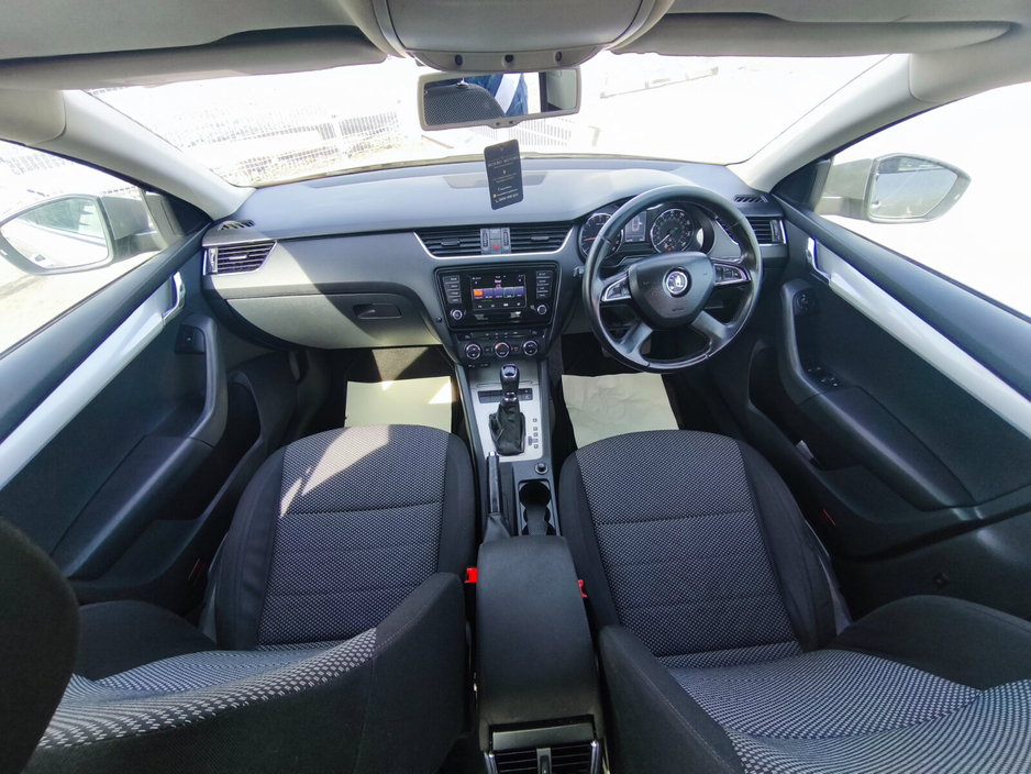 2015 Skoda Octavia - image 11