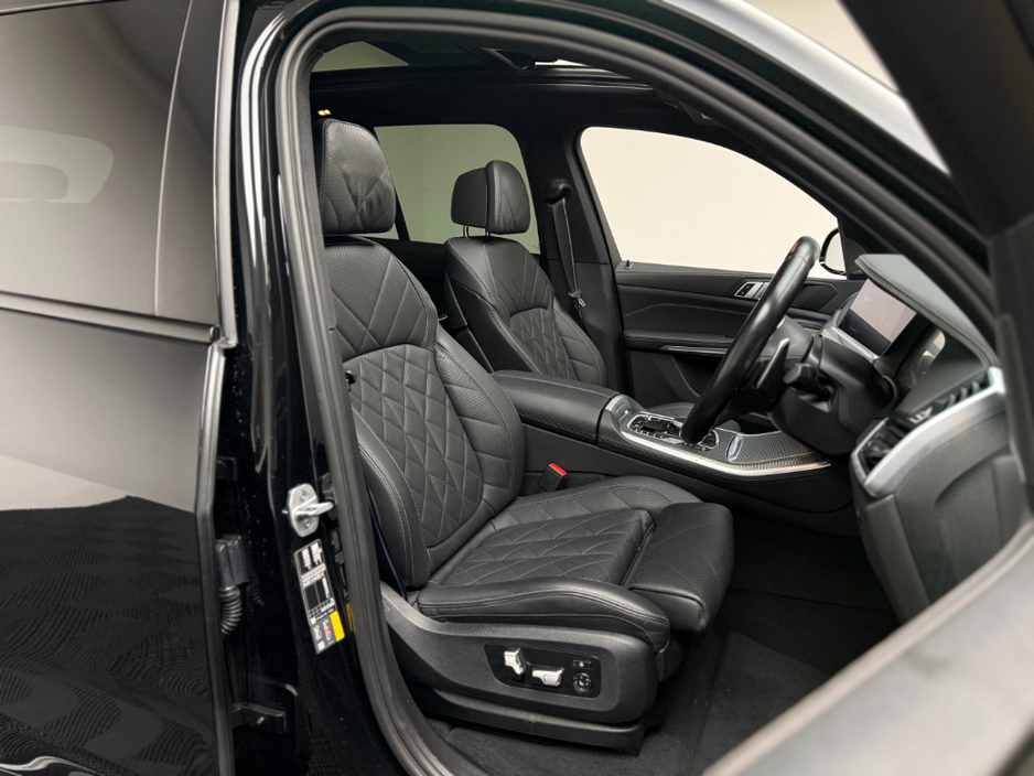 2023 BMW X5 - image 11