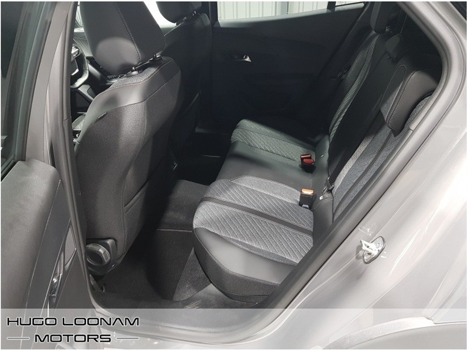 2025 Peugeot 2008 - image 13