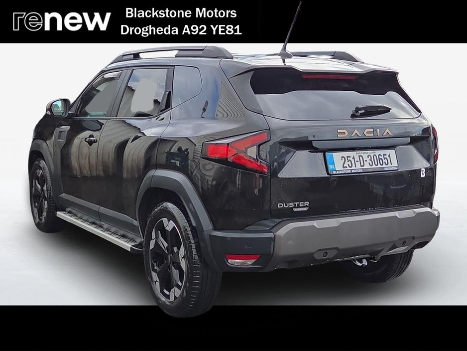 2025 Dacia Duster - image 3