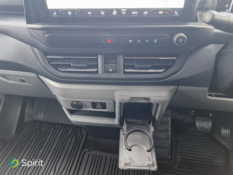 2024 Ford Transit Custom - image 15