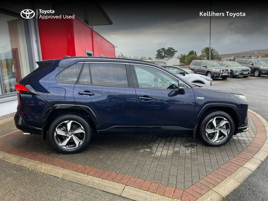 2024 Toyota Rav4 - image 3