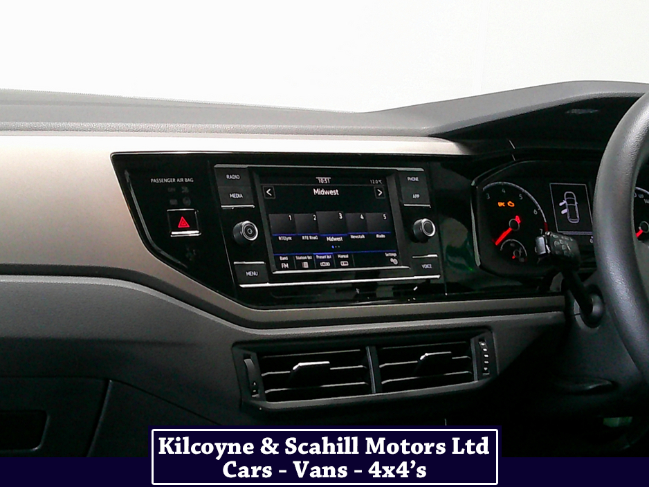 2021 Volkswagen Polo - image 18