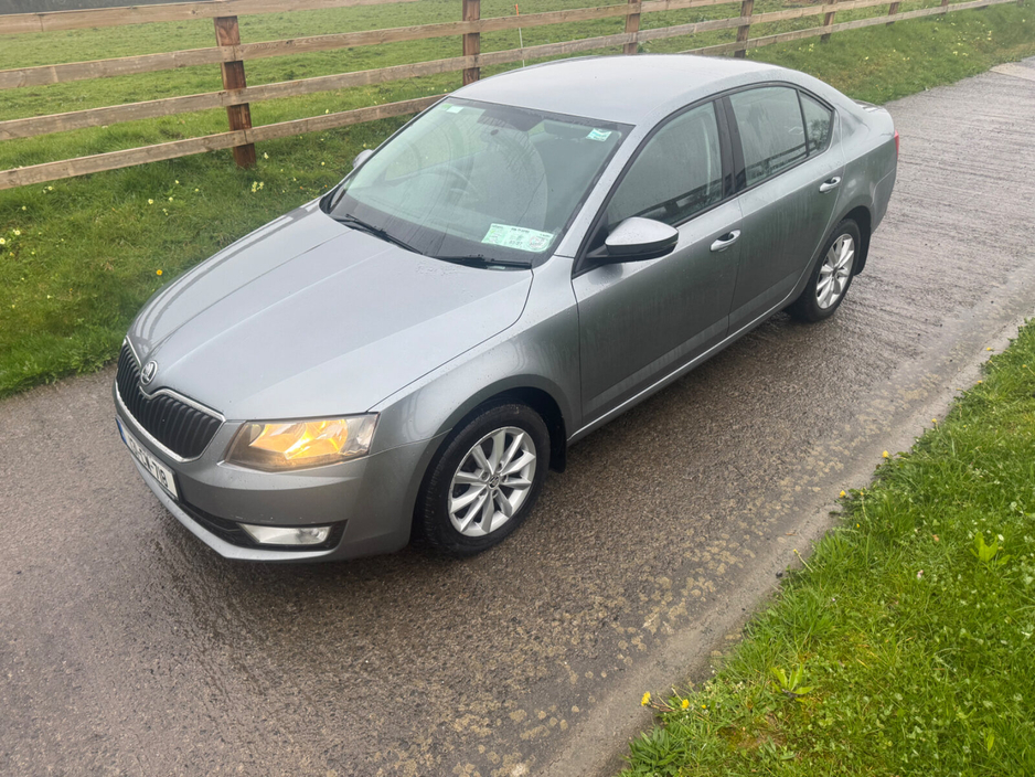2013 Skoda Octavia - image 4
