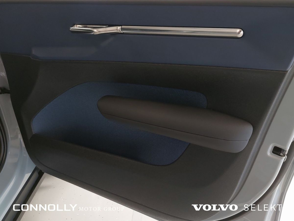 2024 Volvo EX30 - image 20