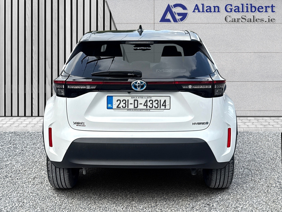 2023 Toyota Yaris Cross - image 6