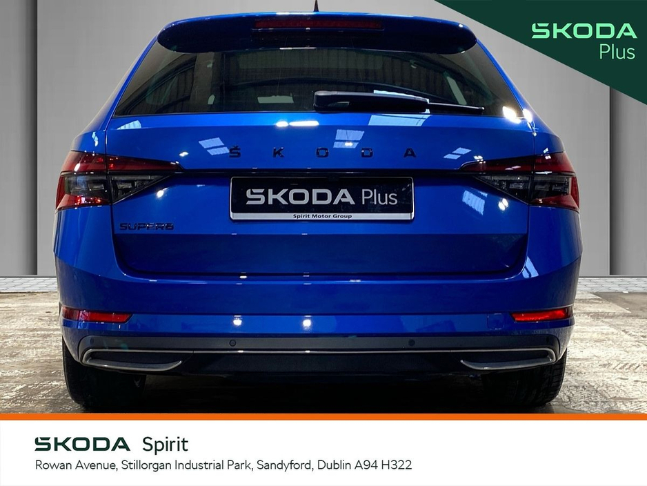 2023 Skoda Superb - image 12