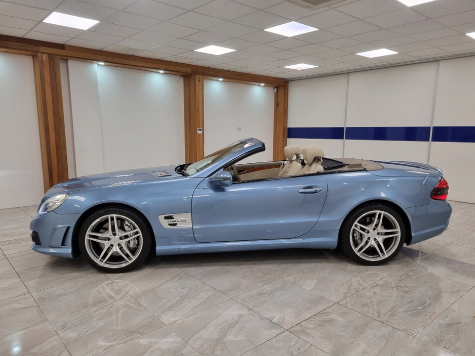 2010 Mercedes-Benz SL Class - image 6