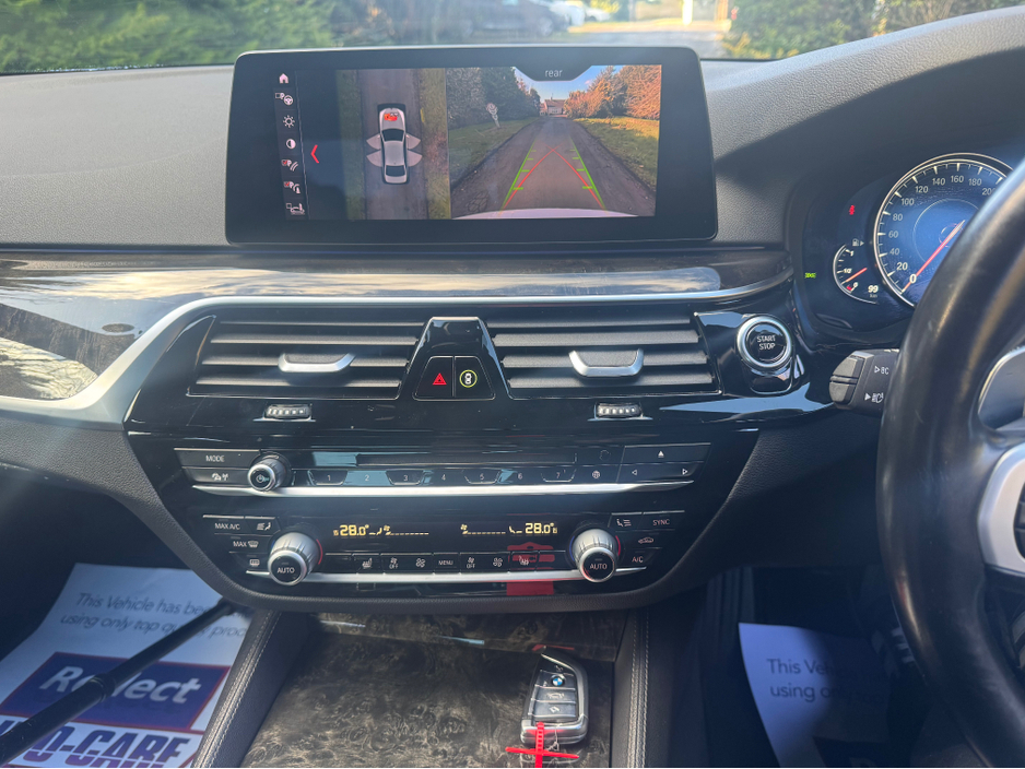 2017 BMW 5 Series - image 5