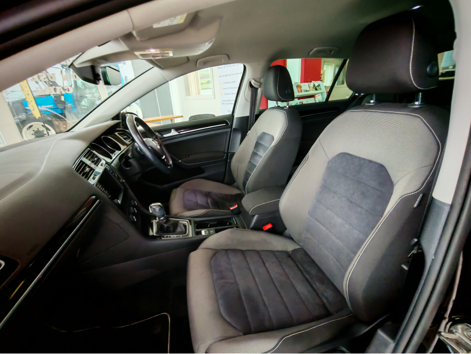 2017 Volkswagen Golf - image 7