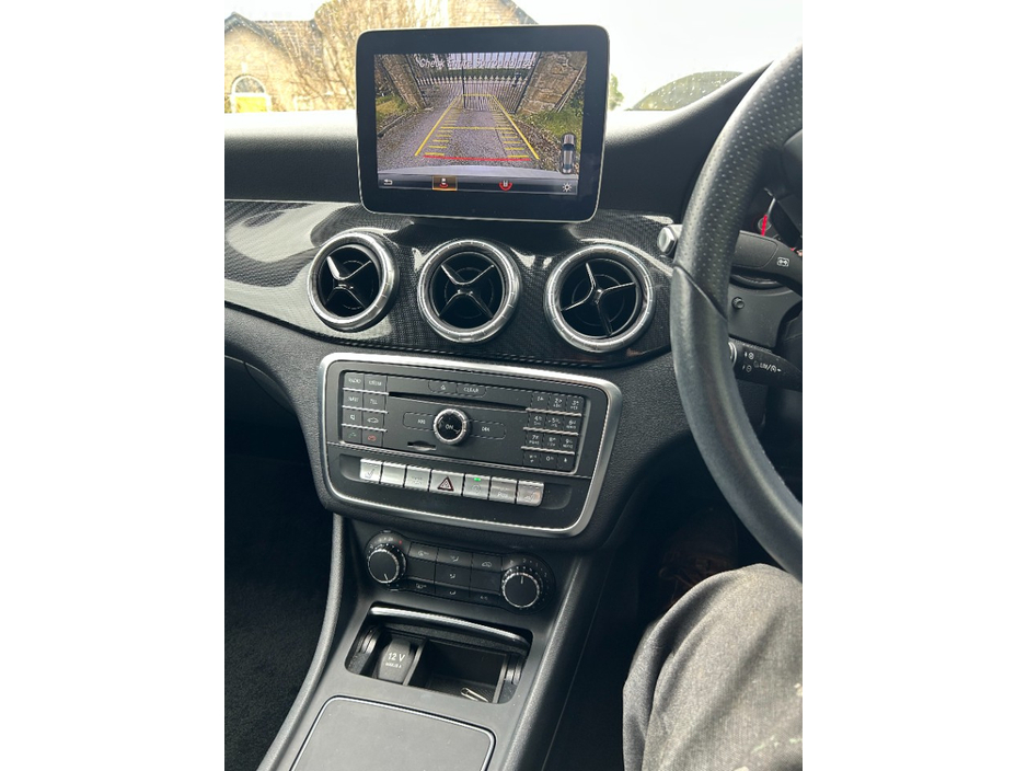 2018 Mercedes-Benz 180 - image 14