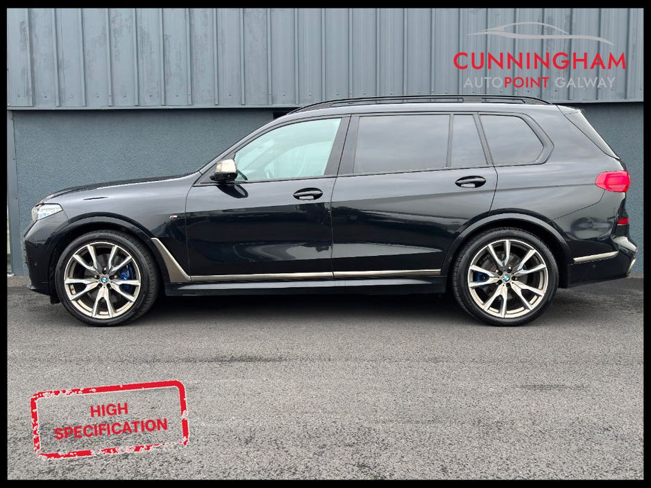 2021 BMW X7 - image 4