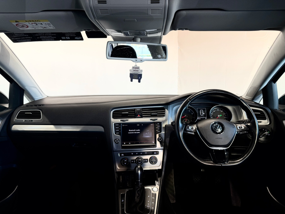 2016 Volkswagen Golf - image 10