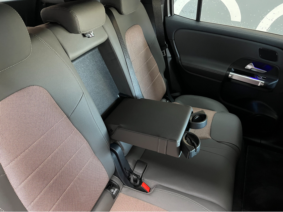 2025 Mercedes-Benz EQB - image 12