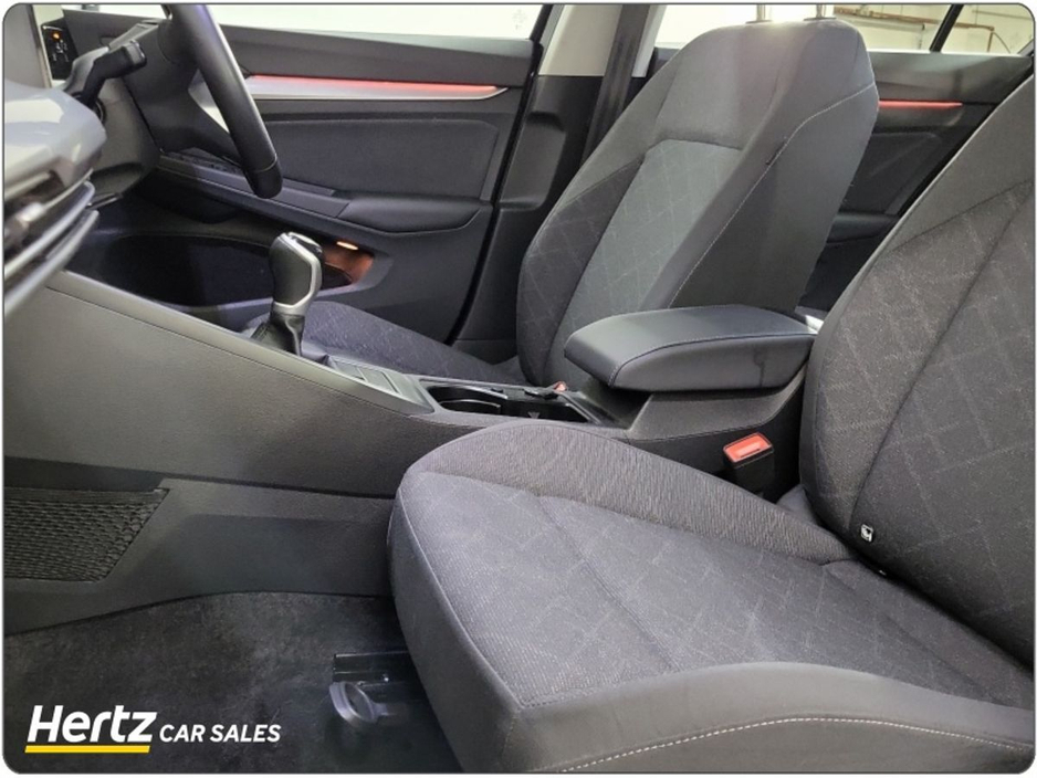 2024 Volkswagen Golf LIFE 110HP Petrol Manual €25,995