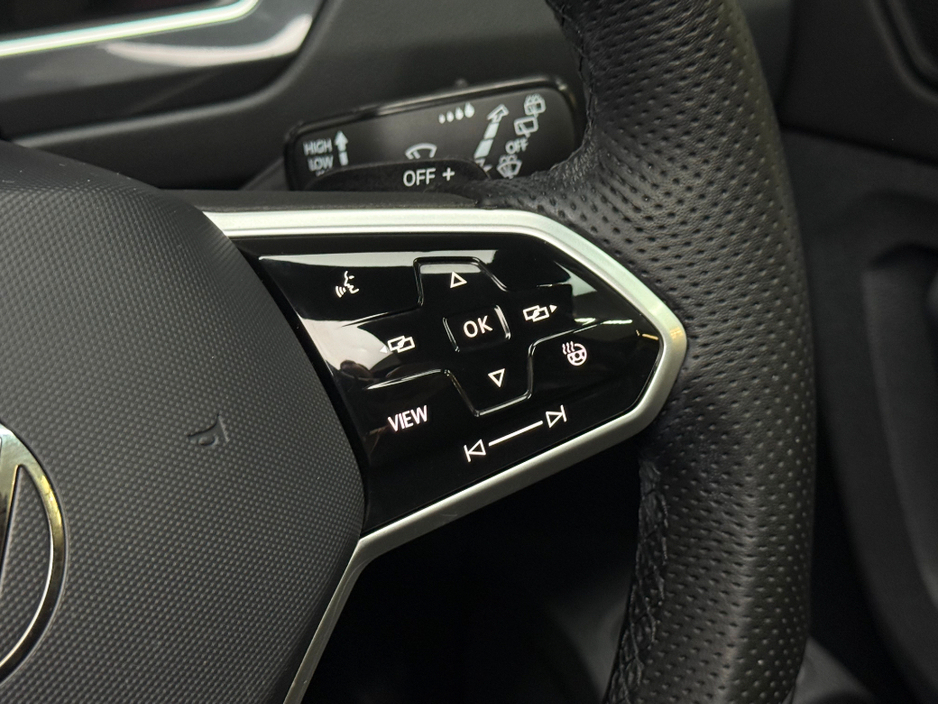 2021 Volkswagen Tiguan - image 20