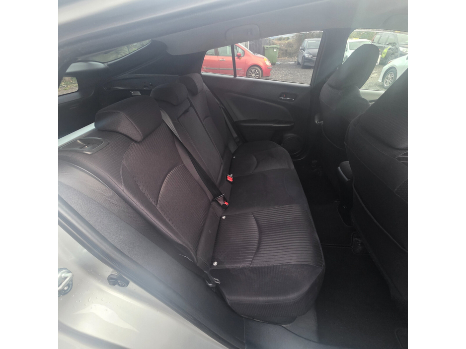 2018 Toyota Prius - image 13