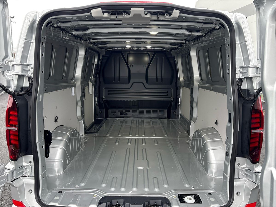 2026 Volkswagen Transporter Trendline LWB 150HP (Price ex VAT) €37,975