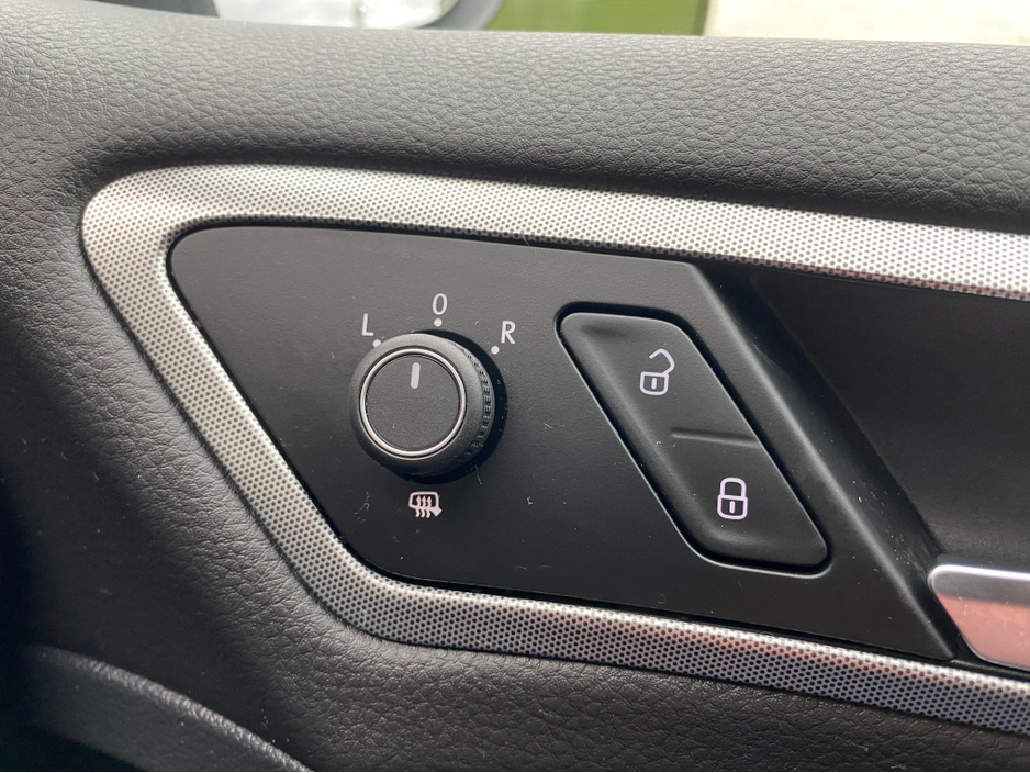 2019 Volkswagen Golf - image 27