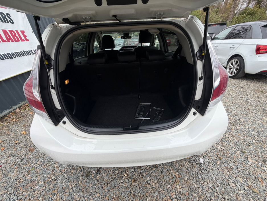 2016 Toyota Aqua - image 5