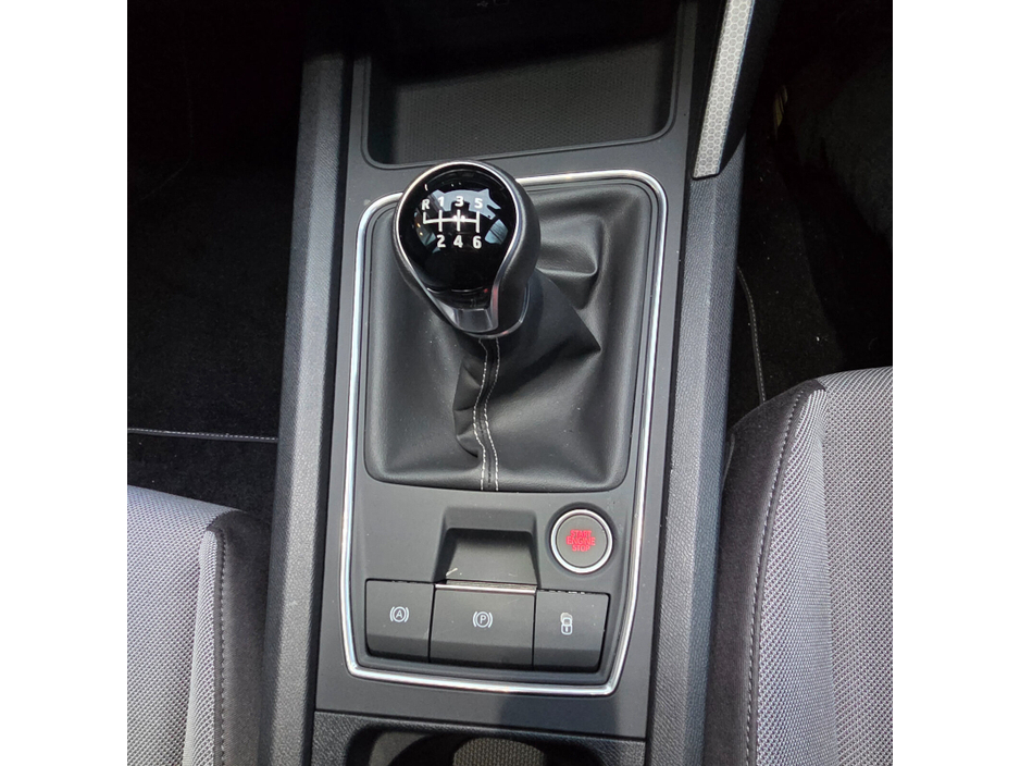 2025 SEAT Leon 1.5 TSI 115hp SE €28,995