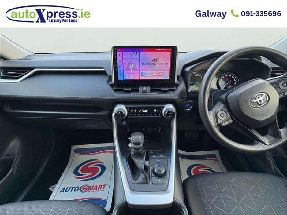 2022 Toyota Rav4 - image 2