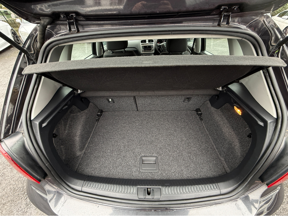 2015 Volkswagen Polo - image 8