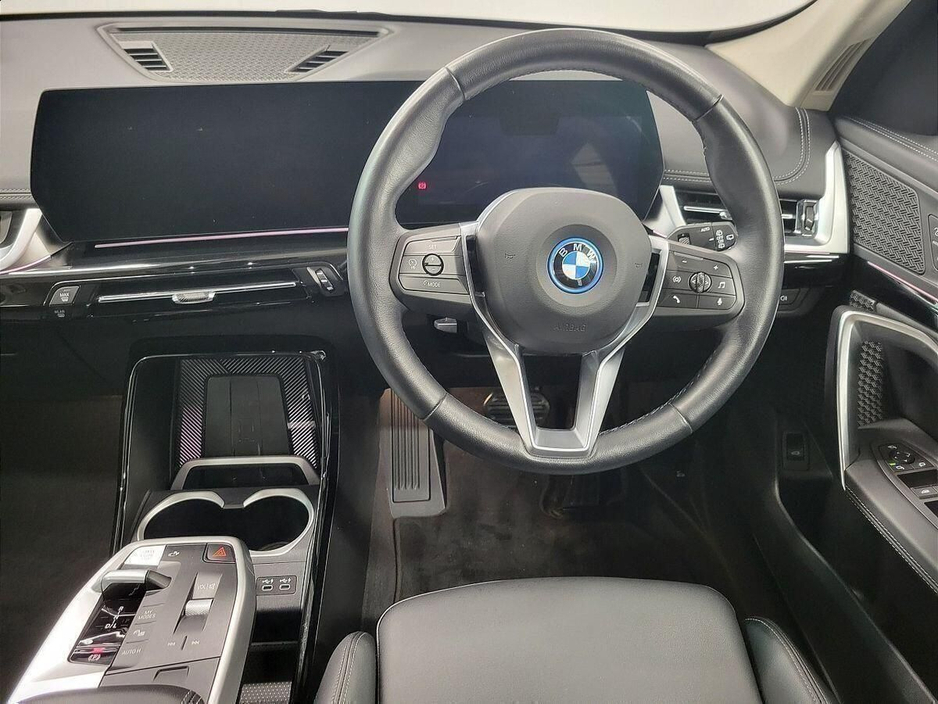2023 BMW X1 - image 5