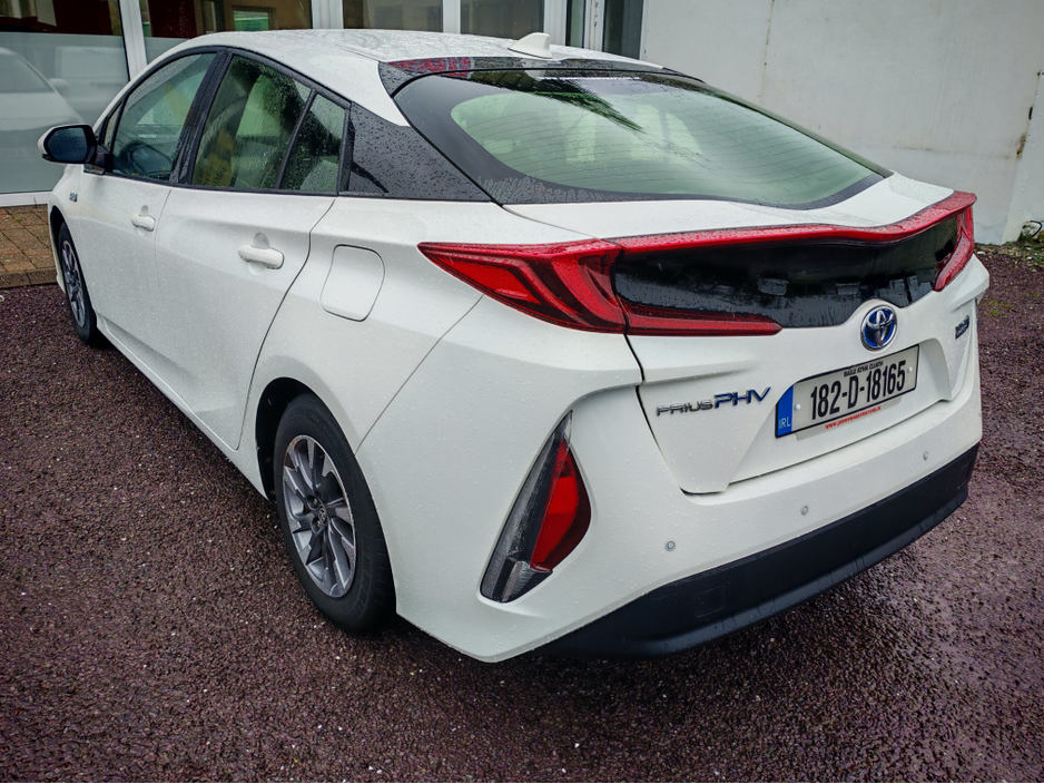 2018 Toyota Prius - image 10