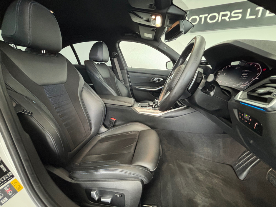 2020 BMW 3 Series - image 12