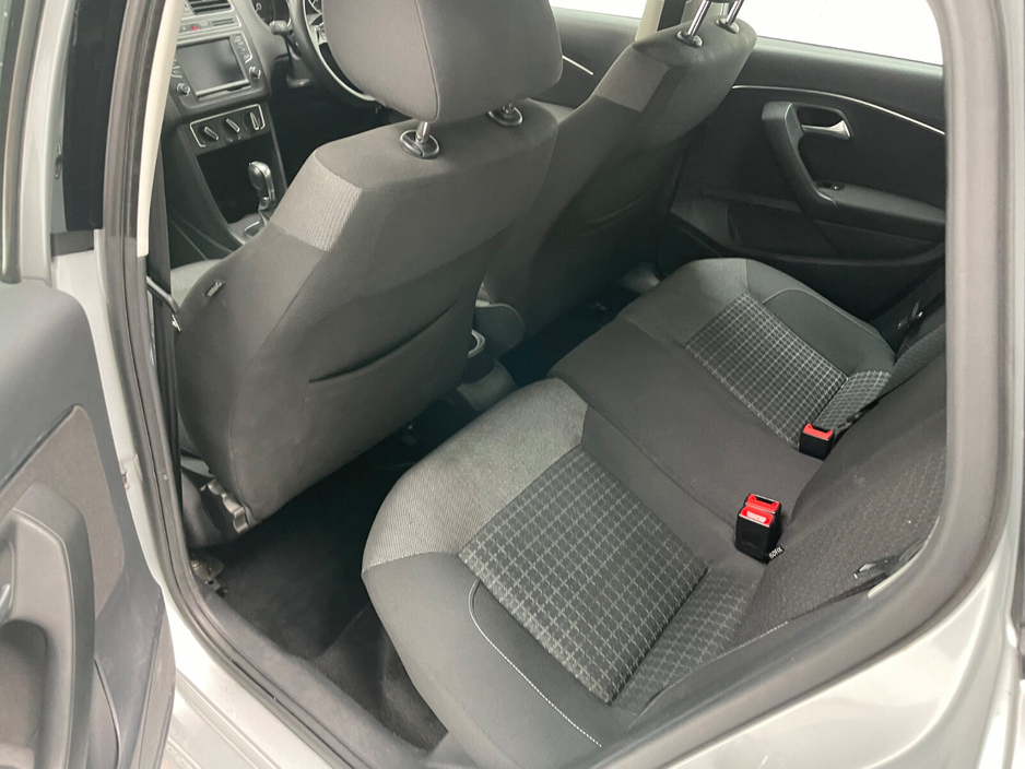 2015 Volkswagen Polo - image 18