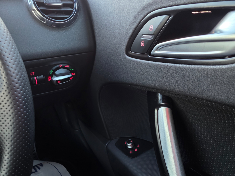 2014 Audi TT ( 142 REG )1.8 TFSI S-LINE EDITION AUTOMATIC HALF LEATHER  STUNNING CARS SIMI DEALER €16,450