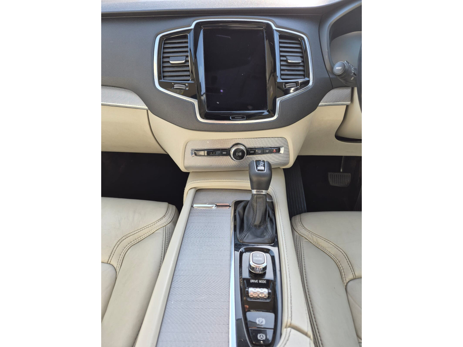 2017 Volvo XC90 - image 16