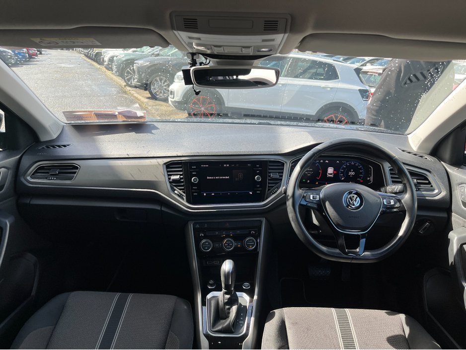 2021 Volkswagen T-Roc - image 14