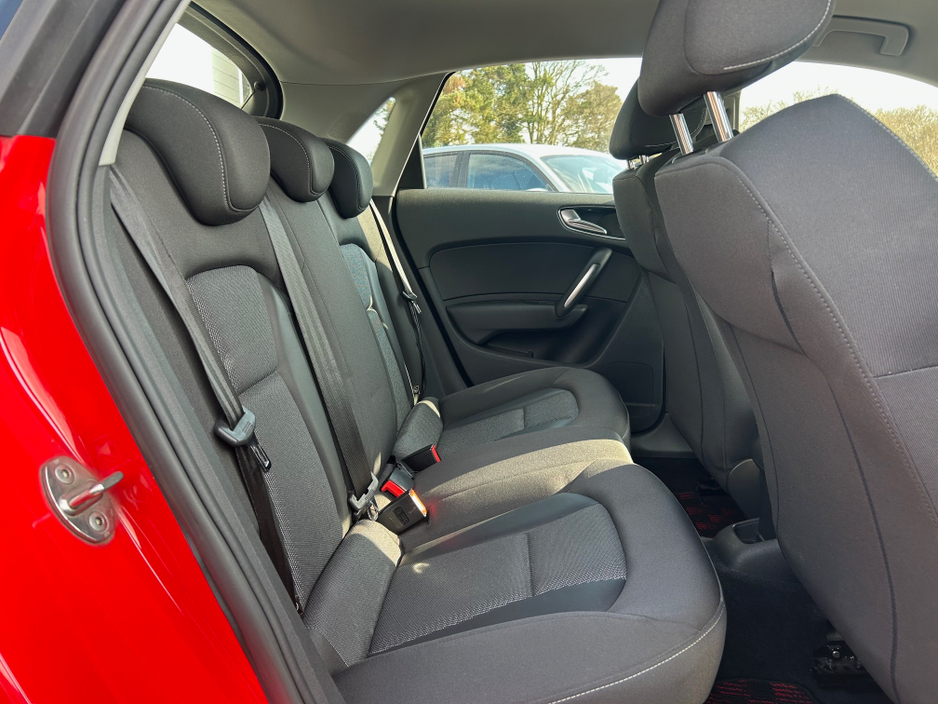 2015 Audi A1 - image 14