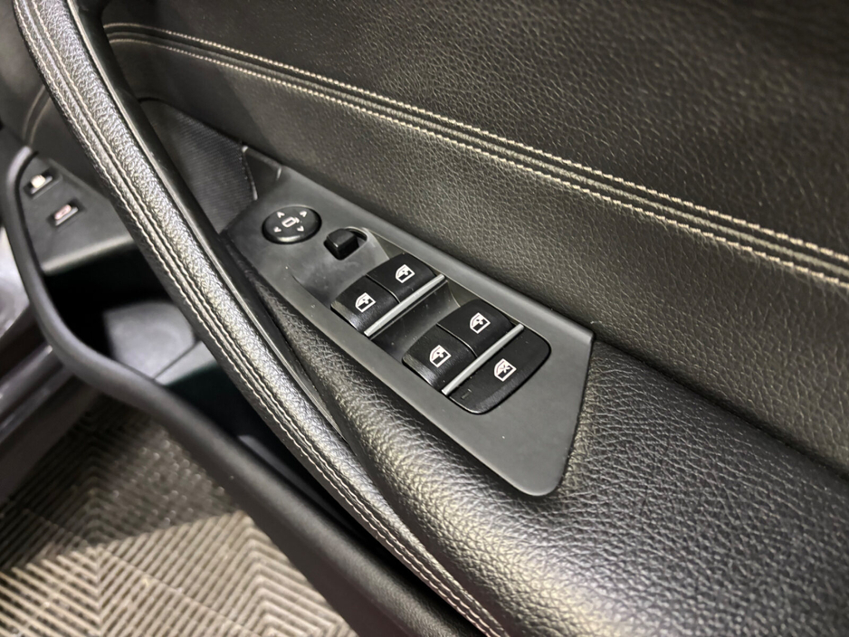 2018 BMW 5 Series - image 10