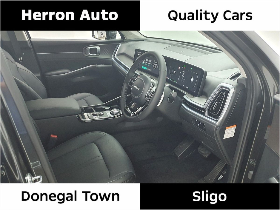 2025 Kia Sorento - image 8