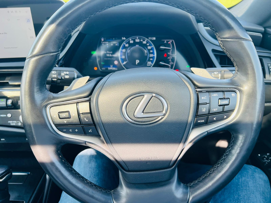 2023 Lexus ES 300 H - image 18