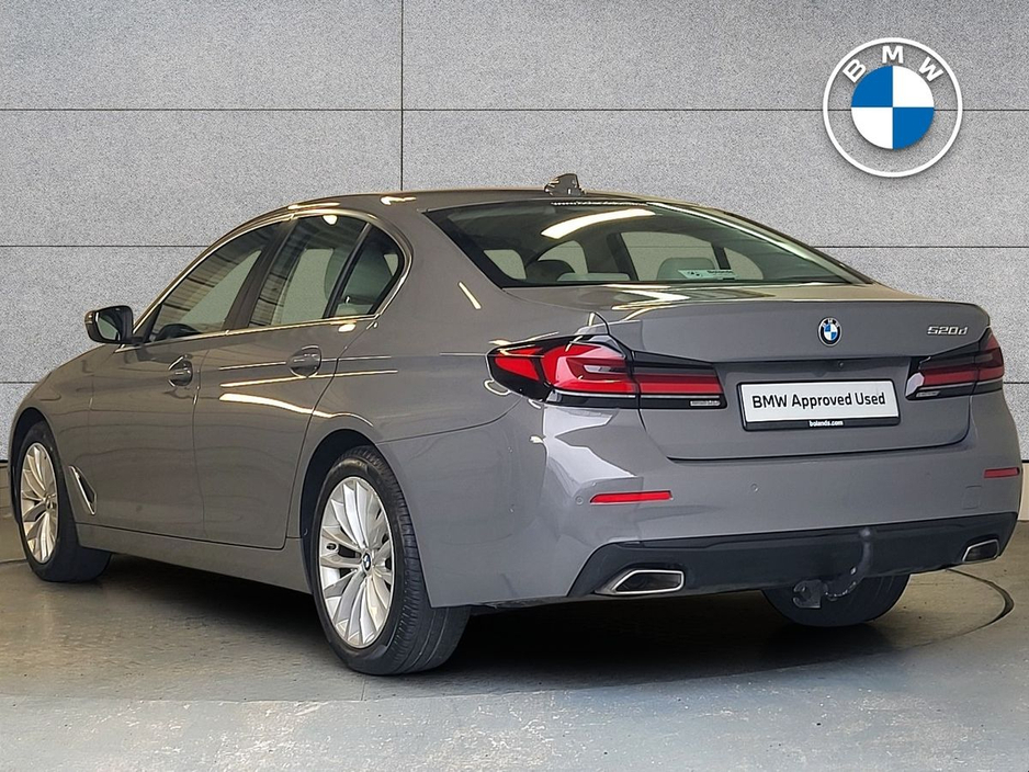 2022 BMW 5 Series - image 2