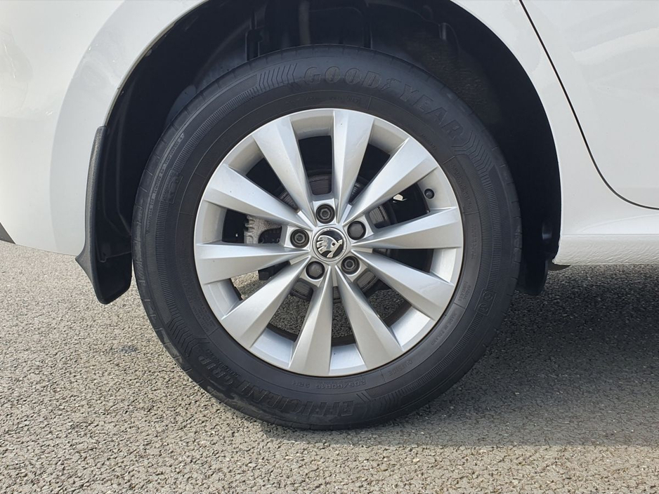 2021 Skoda Kamiq - image 15