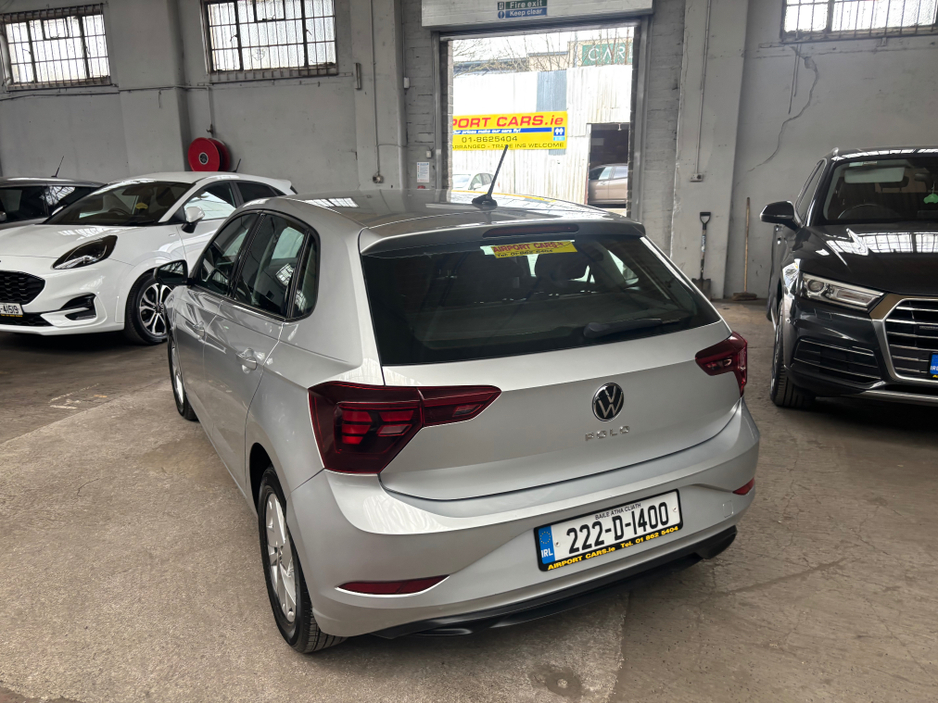 2022 Volkswagen Polo - image 3