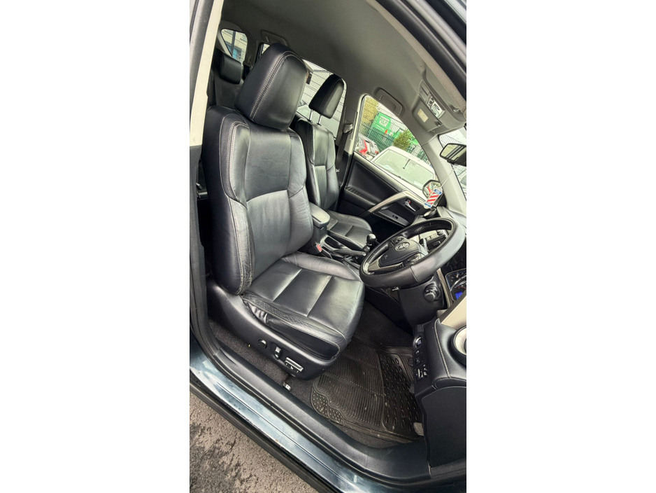 2015 Toyota Rav4 - image 12