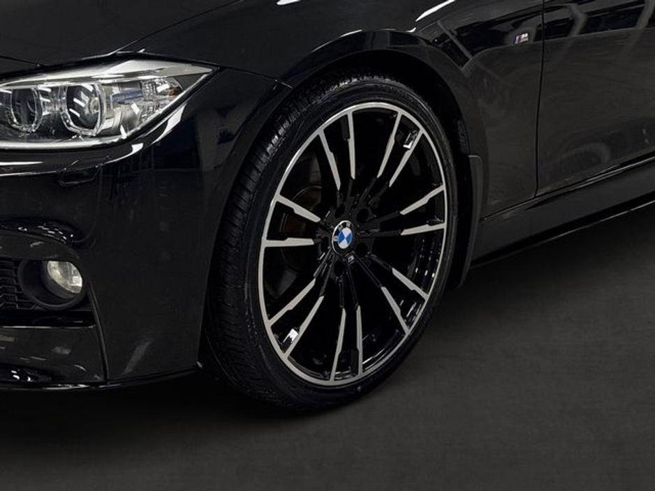 2015 BMW 3 Series - image 10
