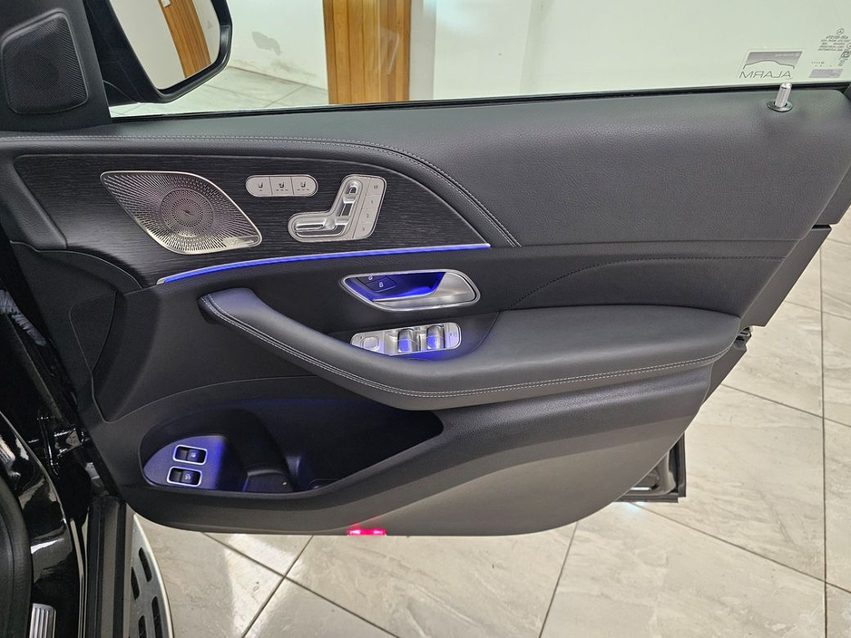 2025 Mercedes-Benz GLE Class - image 13