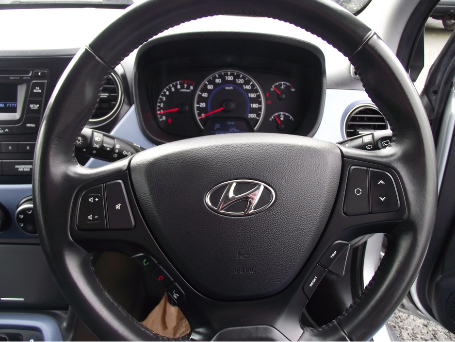 2015 Hyundai i10 1.0 DELUXE AUTO 5DR