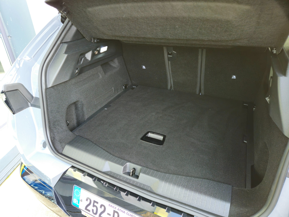 2025 Opel Grandland - image 8